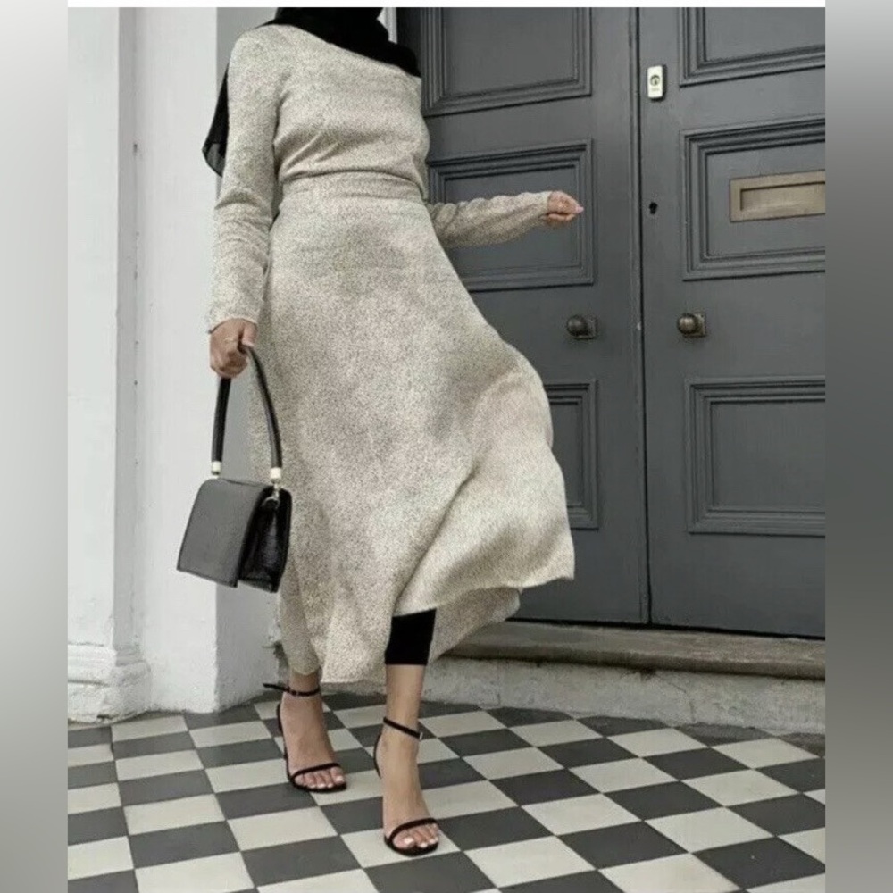 Zara beige and black Mock Neck Sheath Dress - Picture 4 of 10